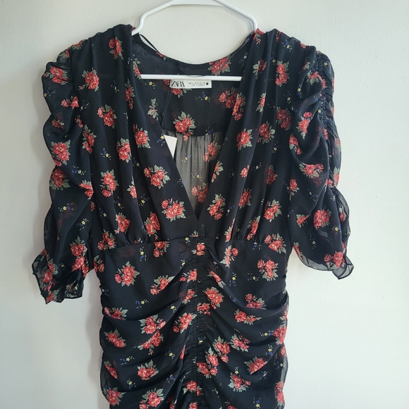 Zara Black Floral Plunge Neck Ruched Dress Size XL NWT - Picture 4 of 14